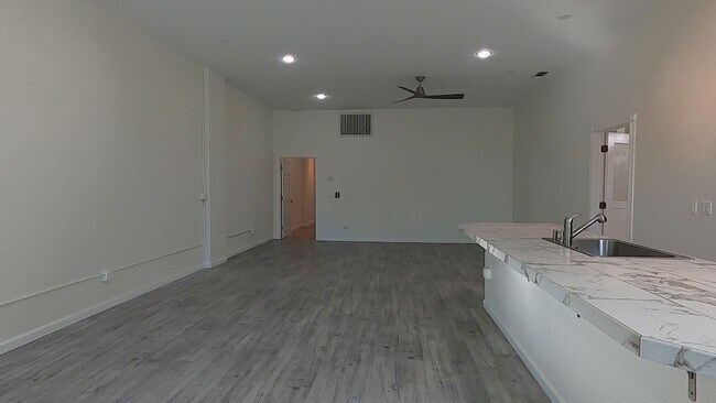 Building Photo - 1439 Huntoon St