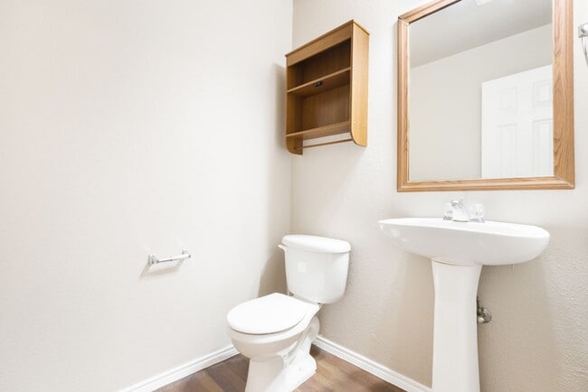 Building Photo - Well-Maintained 3-Bedroom Home – Ideal for Students & Professionals!