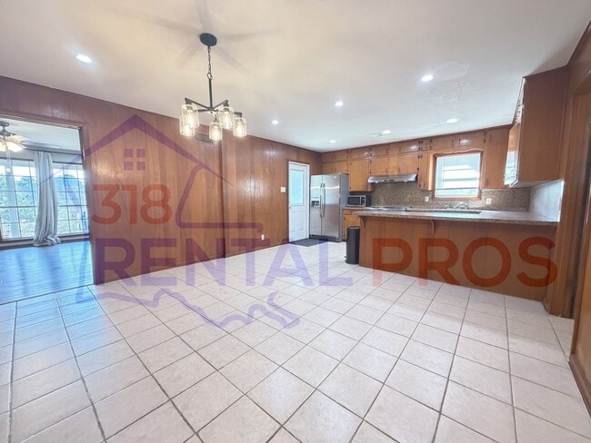 Building Photo - Four Bedroom Two Bath Home