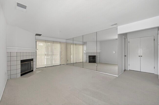 Building Photo - 1123 S Villa Way