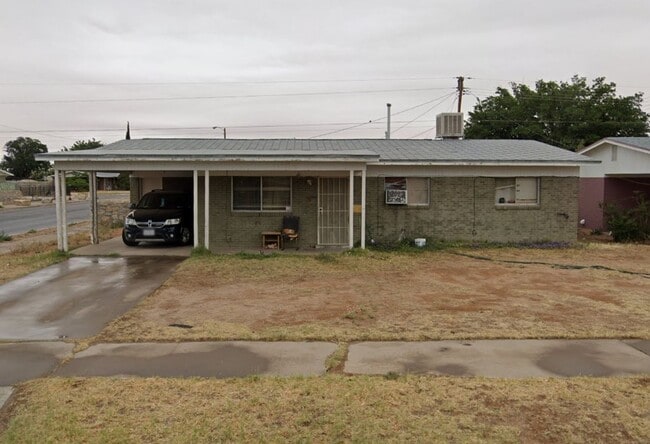 Primary Photo - 3 Bed 2 Bath Home Available Today