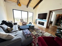 Building Photo - 5 Treasure Hill