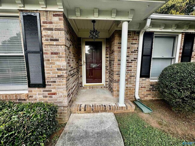 Building Photo - 7520 SW Clubfield Dr
