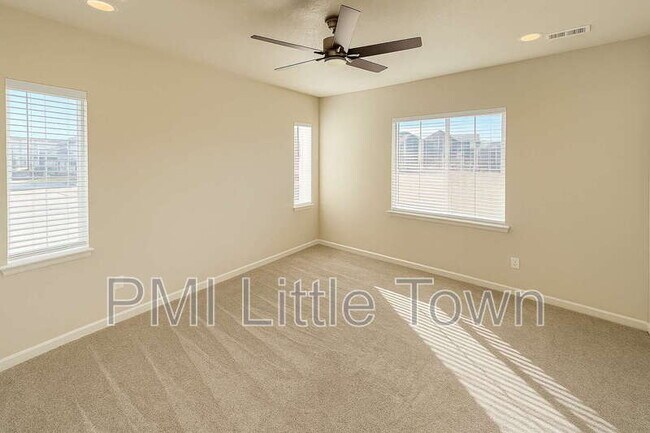 Building Photo - 8734 Middle Frk St