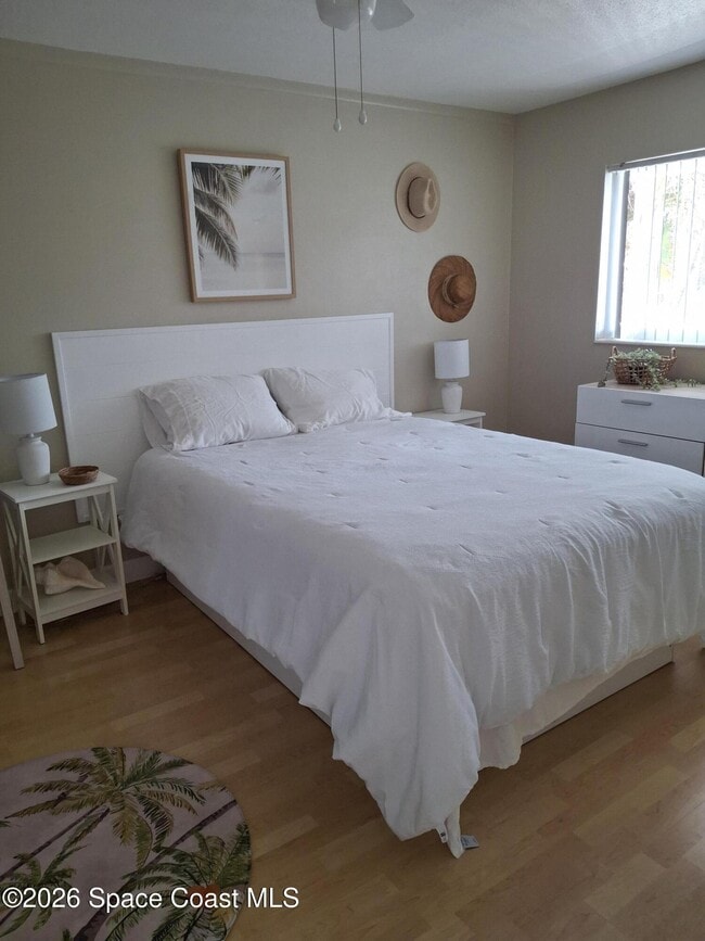 Building Photo - 7165 Ridgewood Ave