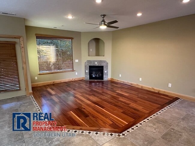 Building Photo - Village on the Heights