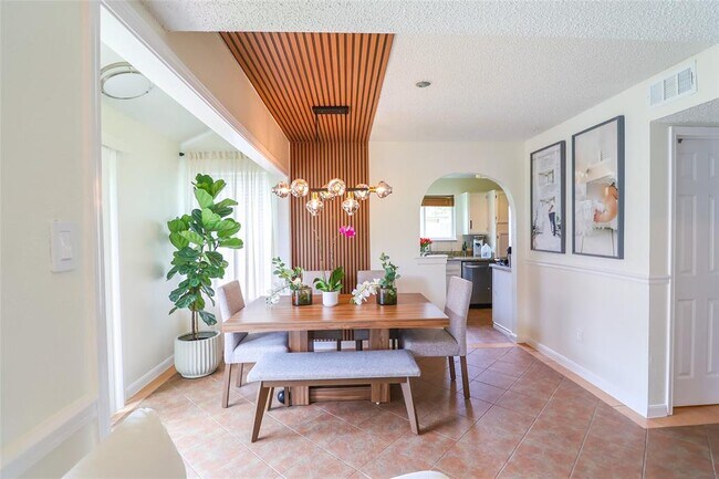 Building Photo - 11630 Highland Meadow Dr