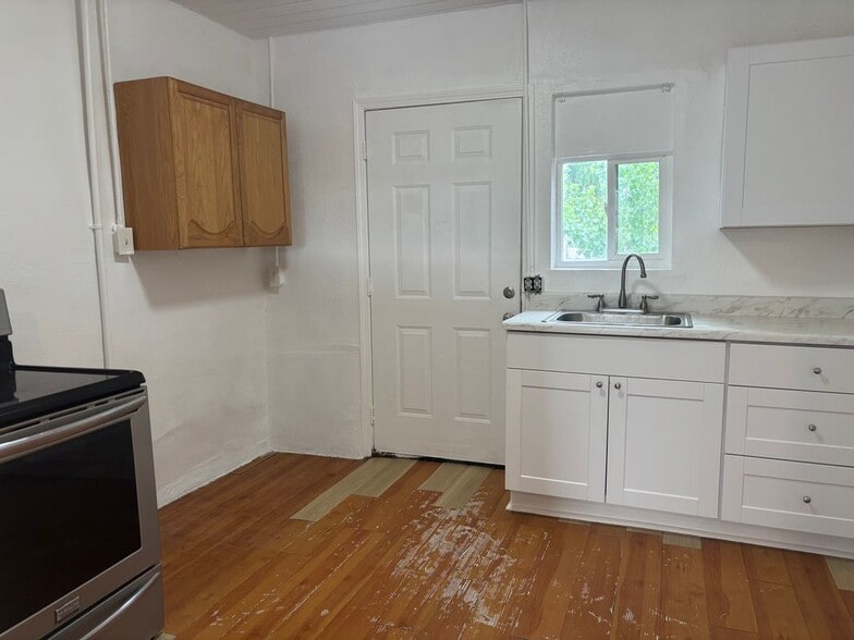 Building Photo - 7599 Azusa Ave