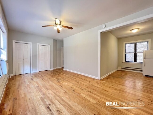 Primary Photo - 1 bedroom in CHICAGO IL 60613