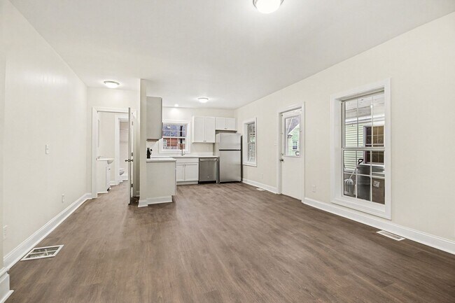 Building Photo - 145 S Pitt St