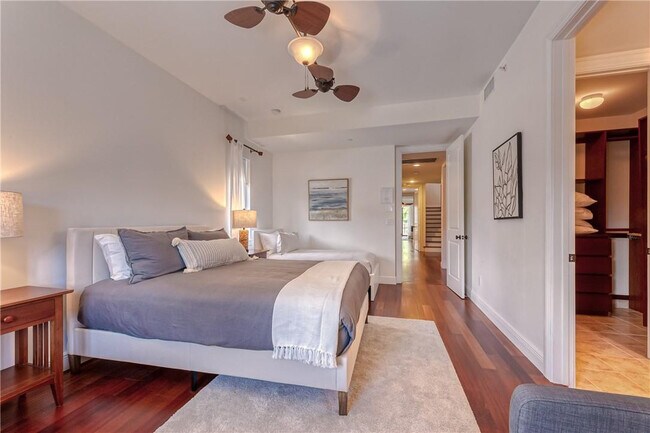 Building Photo - 1206 NE 1st St