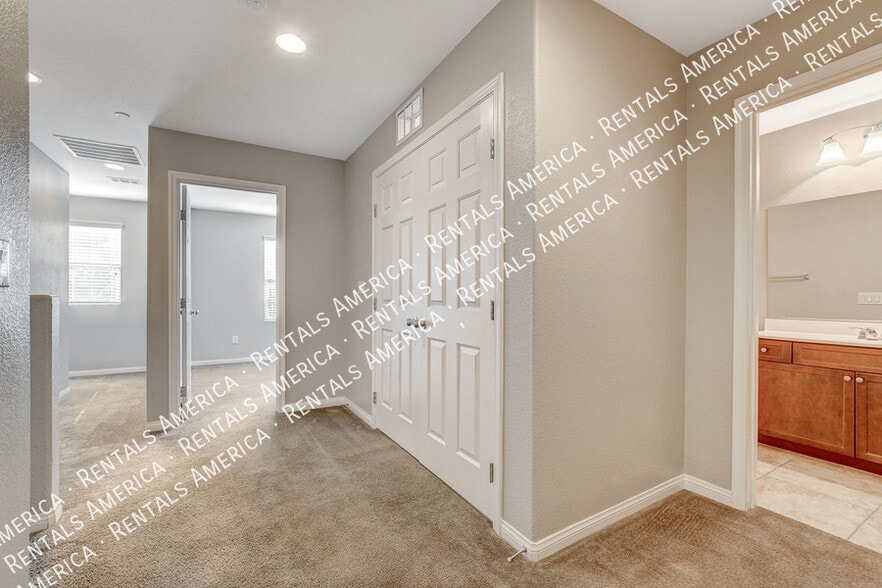 Building Photo - 4650 Ranch House Rd