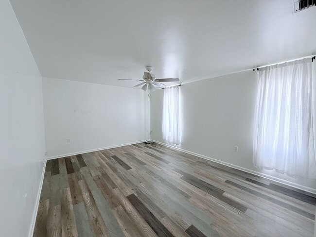 Building Photo - 735 Dodecanese Blvd