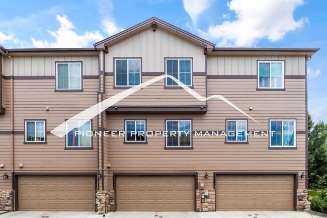 Building Photo - Low-Maintenance Living with Mountain Views! 3BR Townhome, 2-Car Garage & A/C