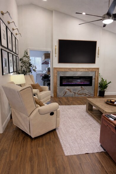 Living Room - 519 Lake Charm Ct