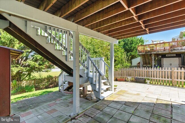 Building Photo - 1065 Jeanett Way