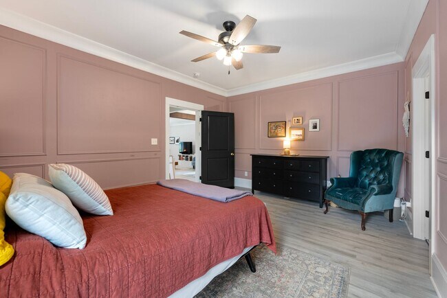 Building Photo - Beautifully Updated 3 Bedroom, 2 Bathroom Home in Prime Durham Location – Move-In Ready!