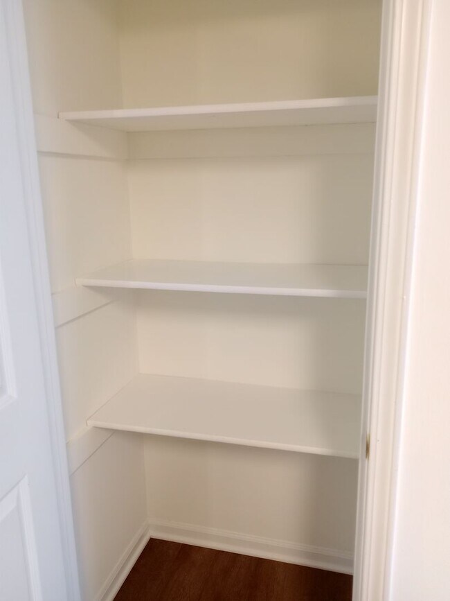 Building Photo - 3500-3502-3502 Delmar Ct