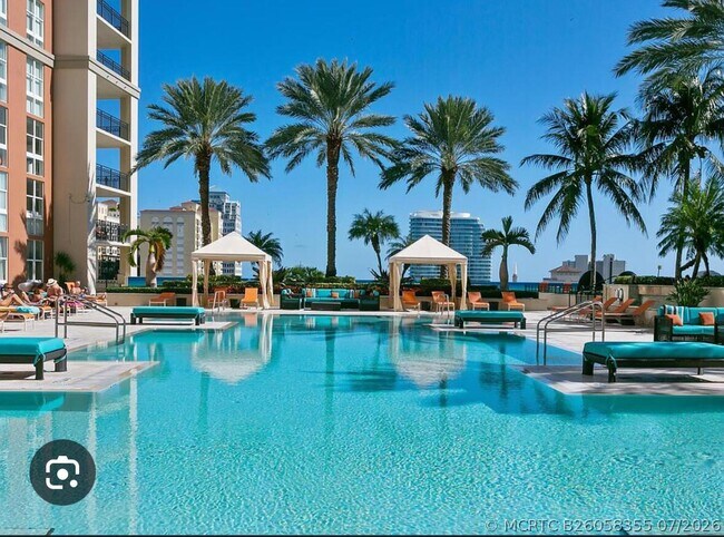 Building Photo - 550 Okeechobee Blvd