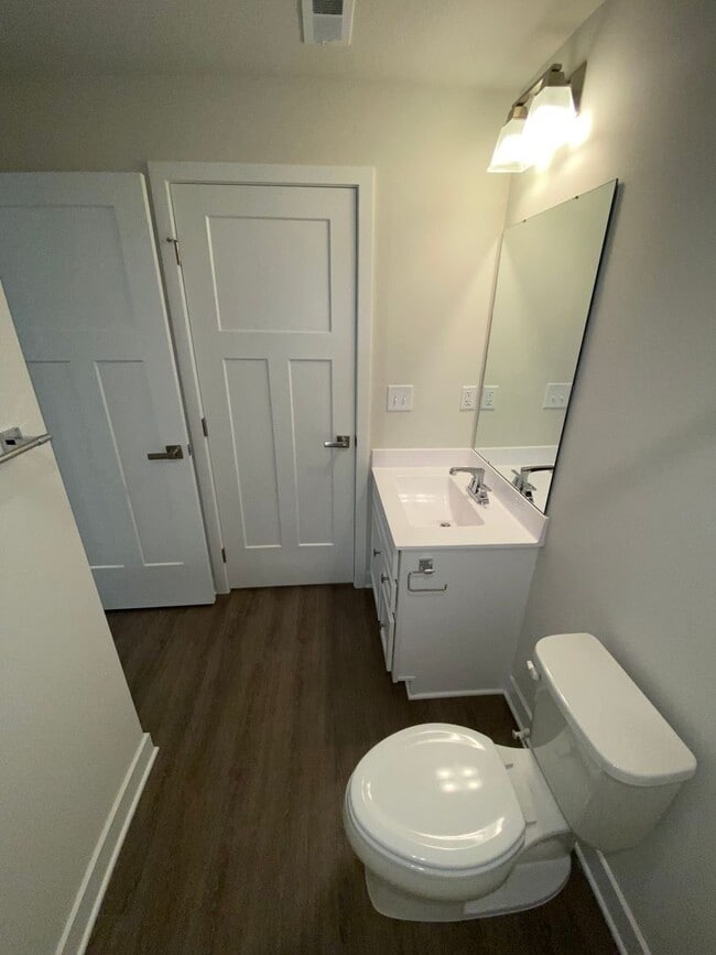 Building Photo - Edge at Azalea