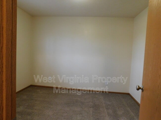 Building Photo - 152 Cardinal Wy