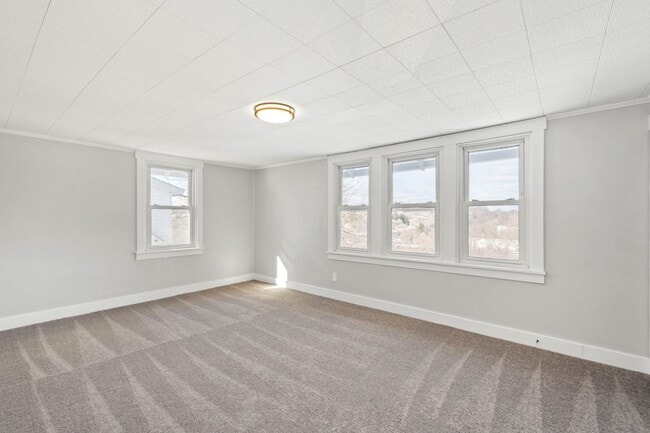 Building Photo - 3001 Home Ave