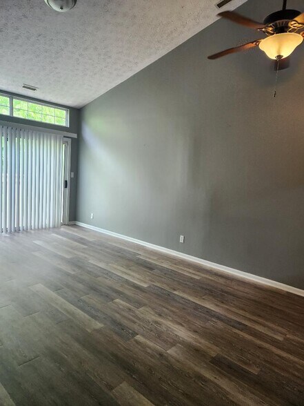 Building Photo - 3708 Magenta Ln