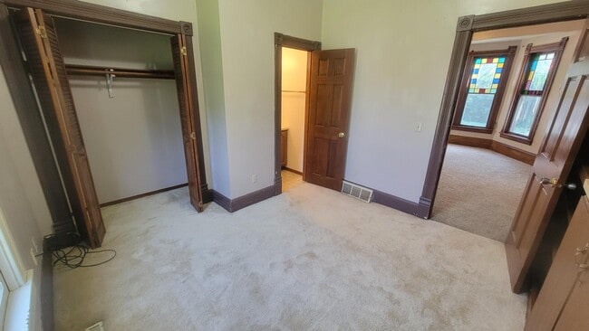 Building Photo - 410 Cottage Ave