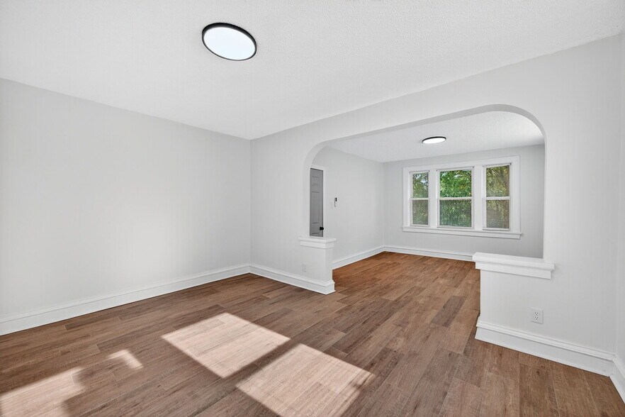 Building Photo - 5803 S Kingshighway Blvd