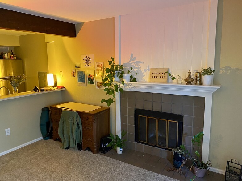 Building Photo - 20 S Boulder Cir