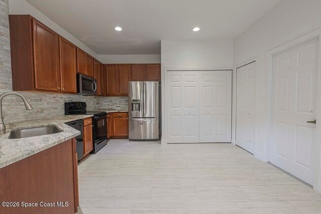 Building Photo - 3701 Titanic Cir