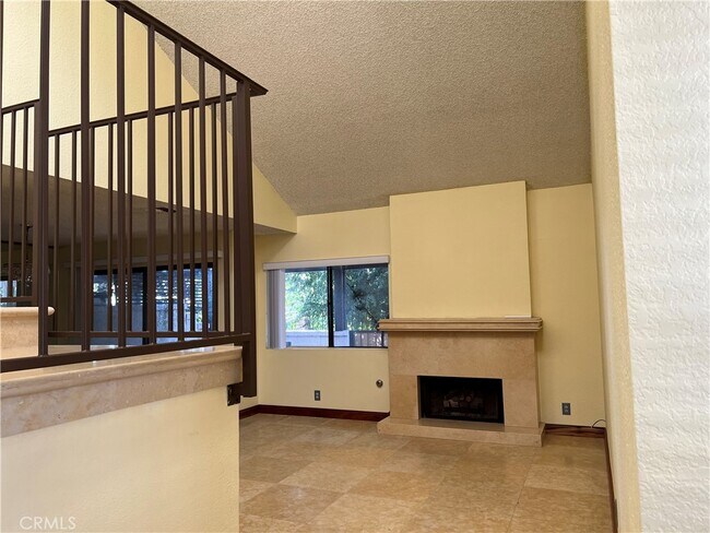 Building Photo - 844 Trinity Ln