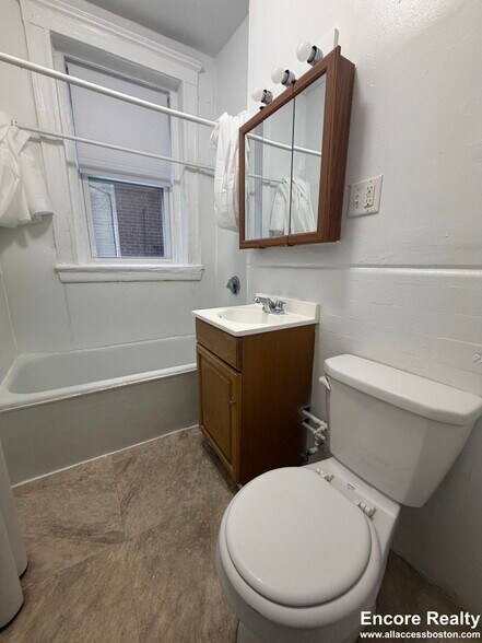 Building Photo - 109 Brainerd Rd