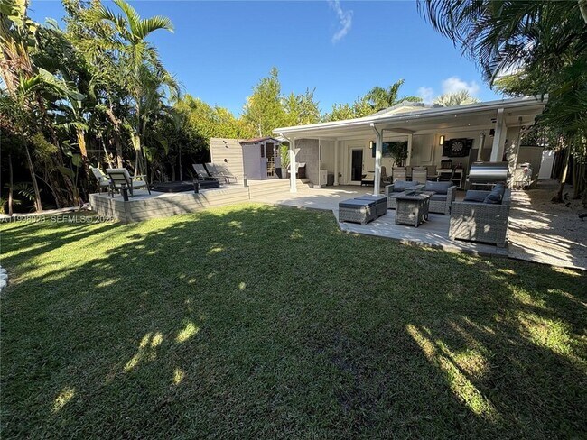 Building Photo - 1205 NE 17th Terrace