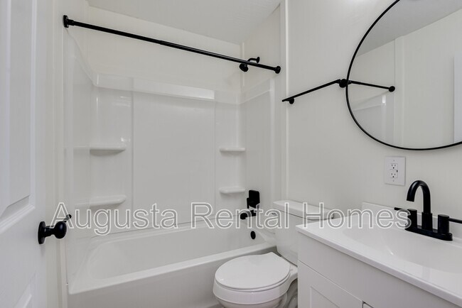 Building Photo - 3110 Arcadia Dr