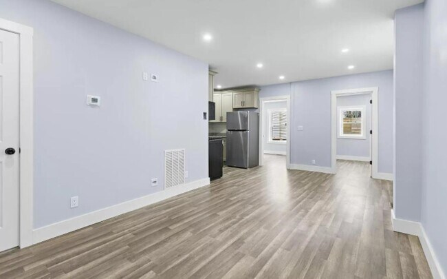 Building Photo - 392 Palisade Ave