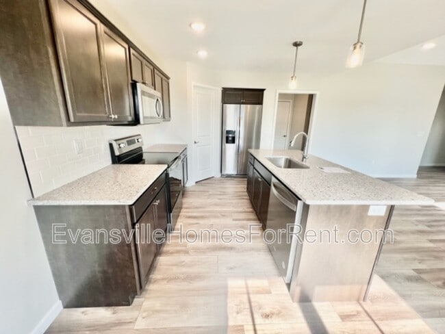 Building Photo - 12841 Halle Dr