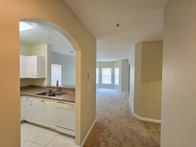 Building Photo - 1 bedroom condo in a resort like community