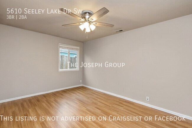 Building Photo - Beautifully updated 3 bed/2 bath in Lakewood!