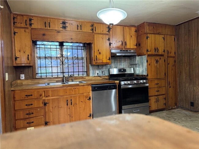 Building Photo - 556 Lamar Dr