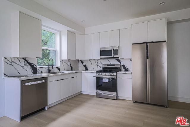 Building Photo - 11810 Gilmore St