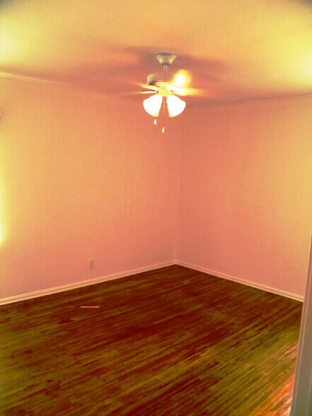 Building Photo - 1269 S Ridgeley Dr