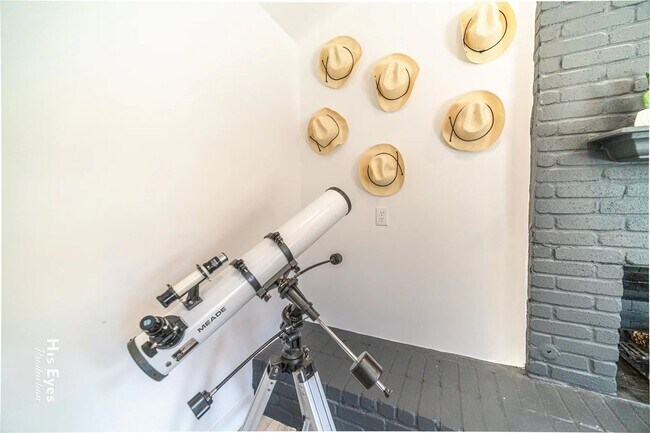 Building Photo - Experience Elevated Living in North Austin – Fully Furnished & Move-In Ready