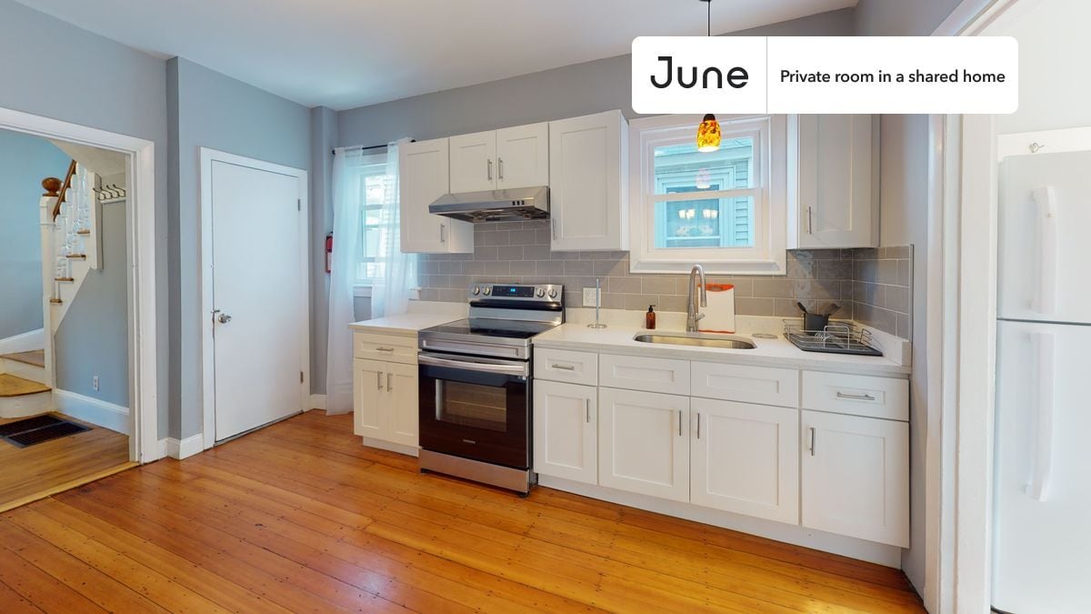 Building Photo - Room in Shared 7 bed/2 bath home in Allston