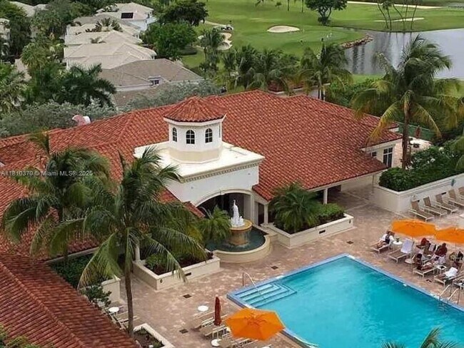 Building Photo - 19900 E Country Club Dr