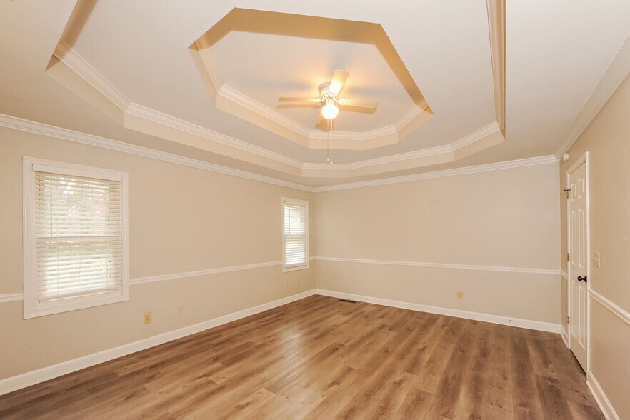 Building Photo - 1798 Poinsettia Dr