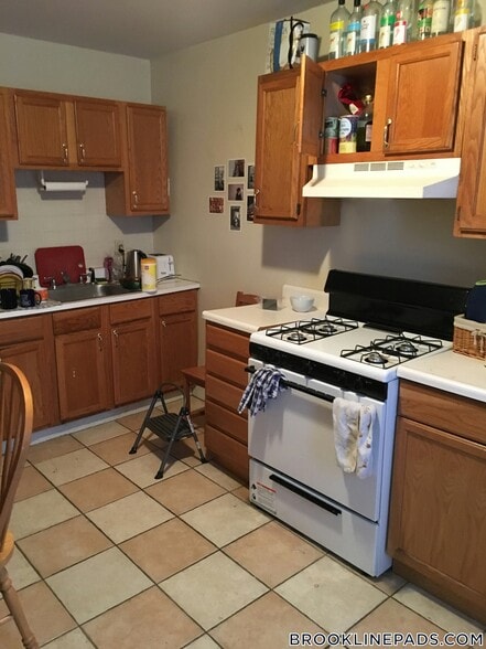 Building Photo - 123 Brook St