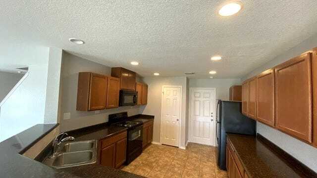 Building Photo - 2334 Cats Paw View