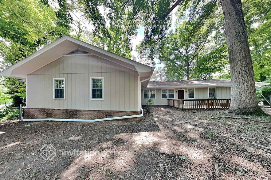 Building Photo - 3158 Larkspur Cir SW