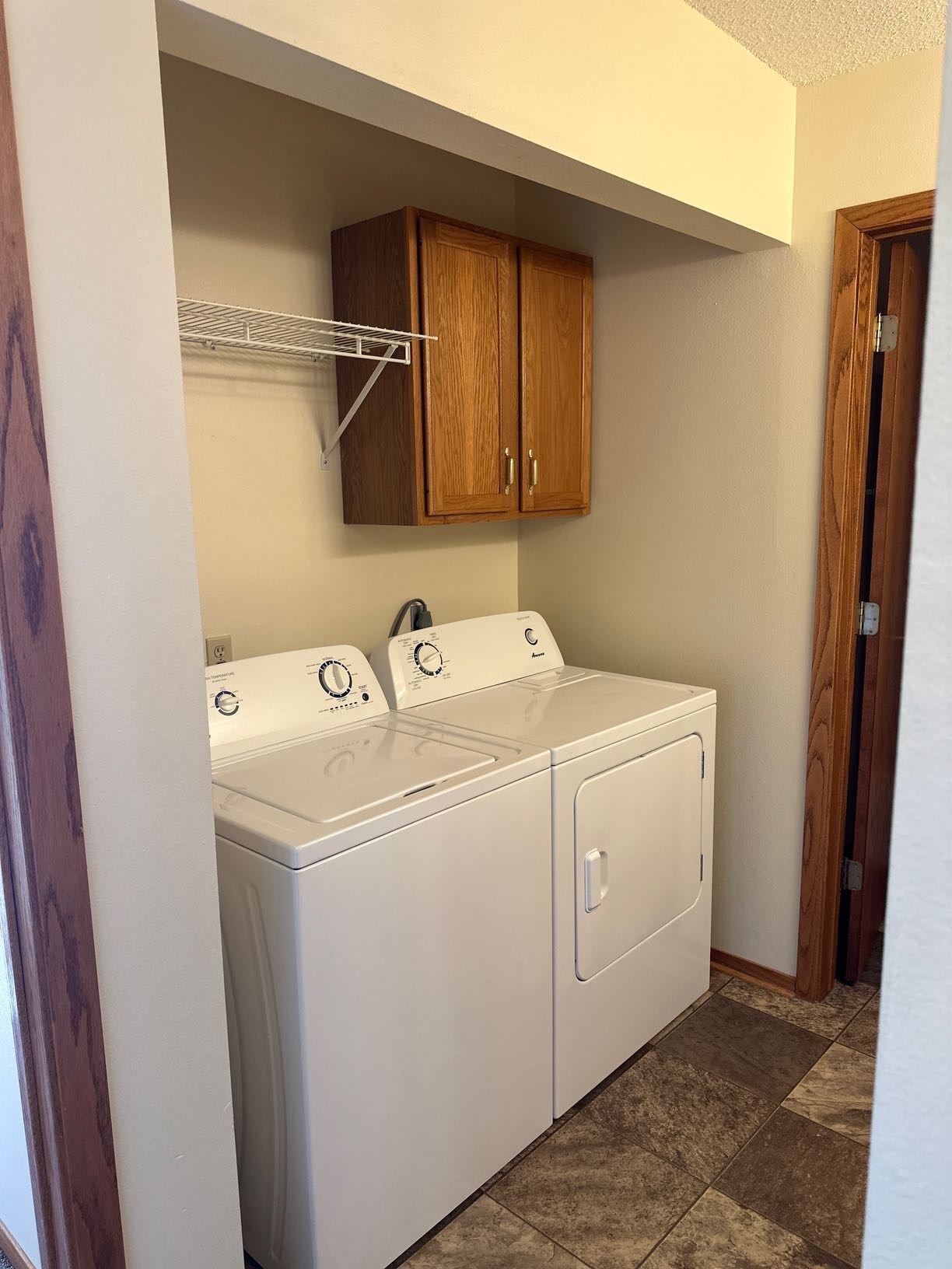 Building Photo - 1024 Western Ave